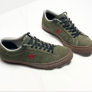 🛑SOLD🛑Mens Converse 10.5 Suede Green W Red